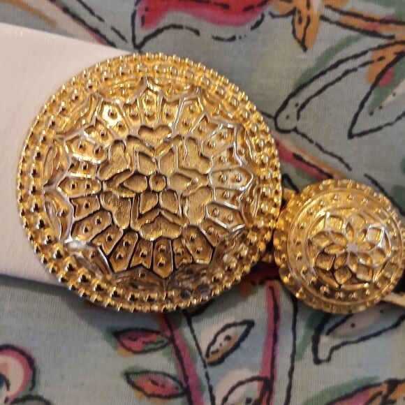 Vintage Judith Leiber Gold Embellished Women\'s Adjustable White Leather Belt. main image 9